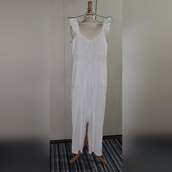 japna white eyelet ruffle sleeve jumpsuit - size large - Picture 9 of 9